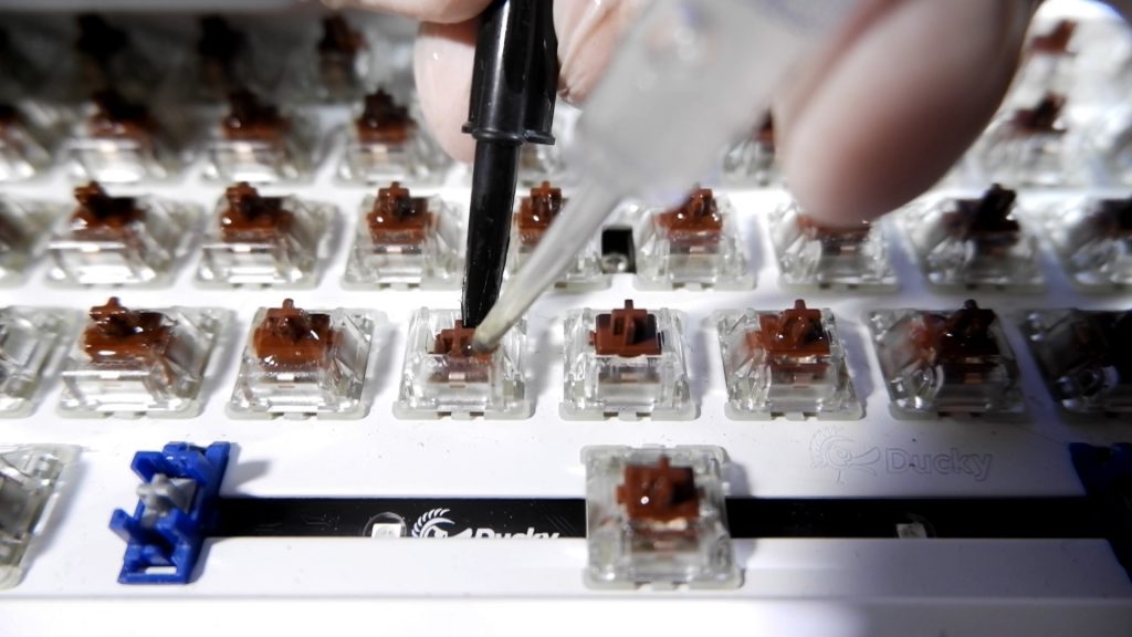 Cómo lubricar un teclado mecánico paso a paso