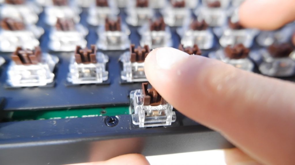 Switches Outemu Brown en el Redragon 60%