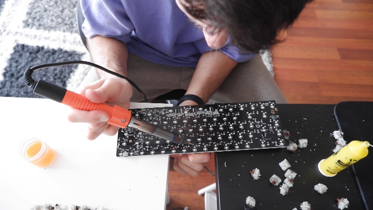 Cómo cambiar los switches de un teclado mecánico