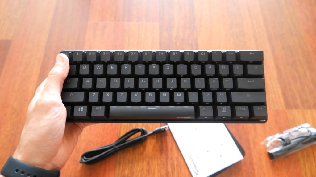 Unboxing del HyperX Alloy Origins 60