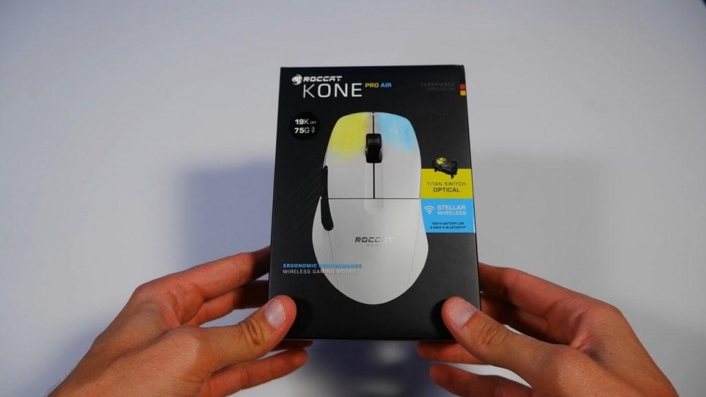 Roccat Kone Pro Air en su caja