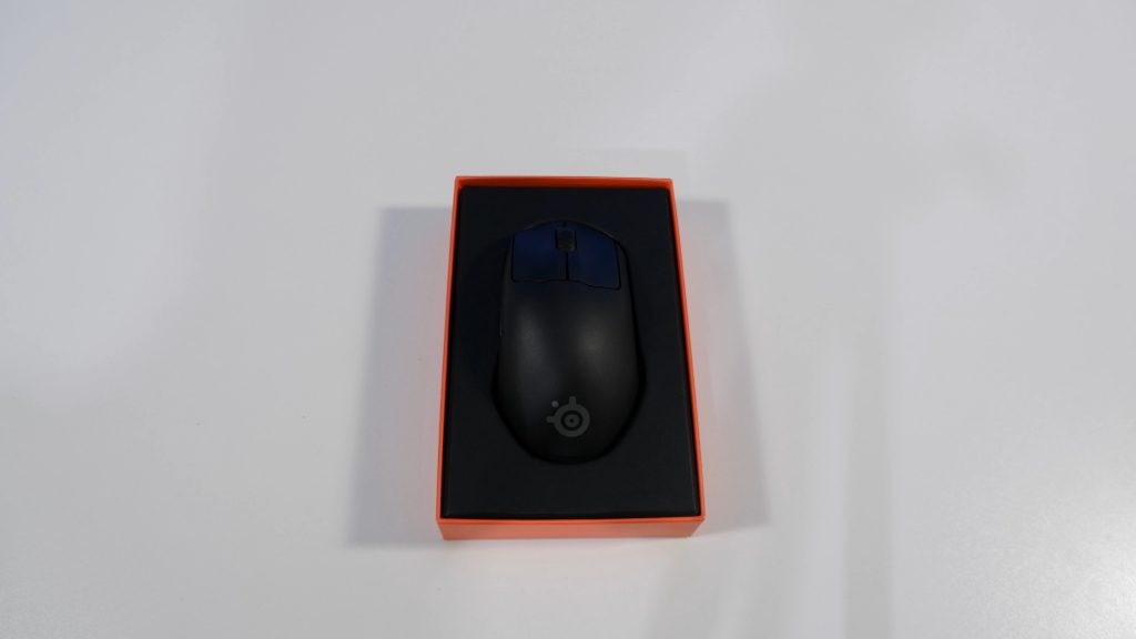 Abriendo la caja del Steelseries Prime Wireless