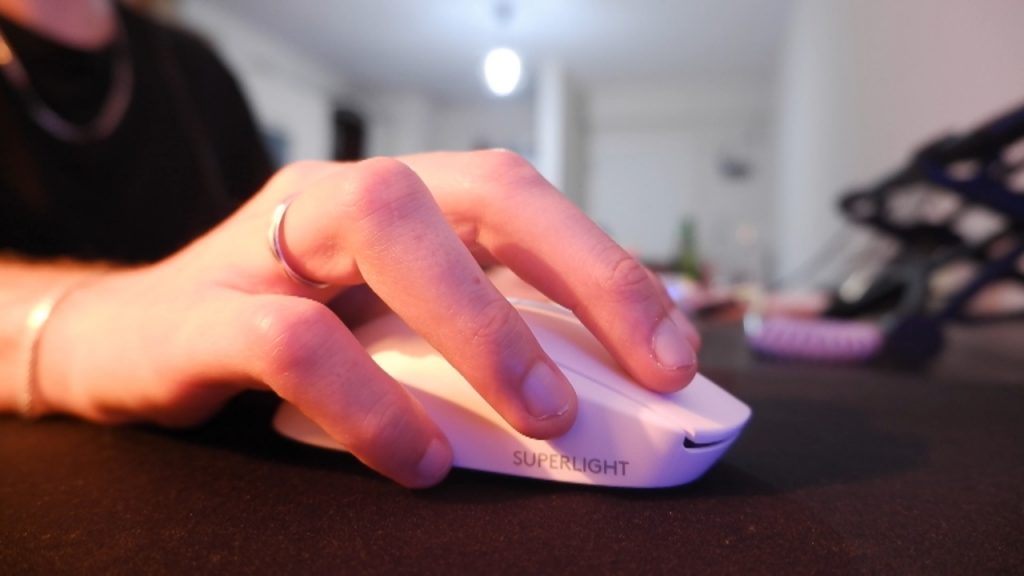 Logitech Superlight de perfill