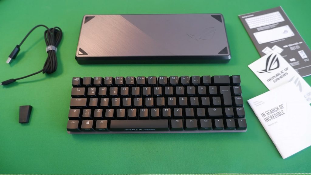 Unboxing ASUS ROG Falchion 65%