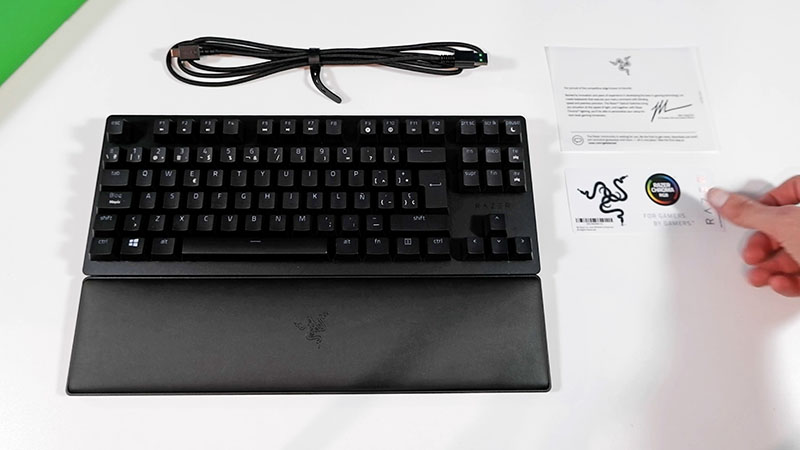 unboxing de Razer Huntsman V2 TKL