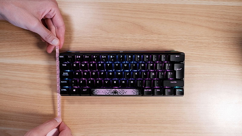 Tamaño y peso K70 PRO Mini Wireless %60