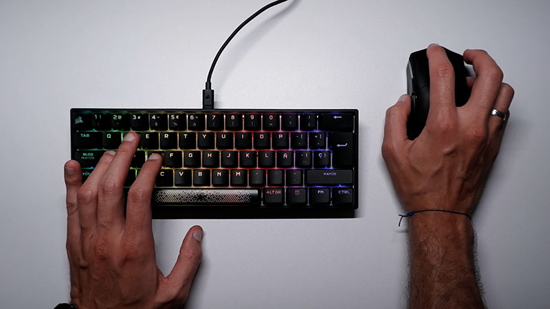 Diseño y Características Corsair K65 Mini